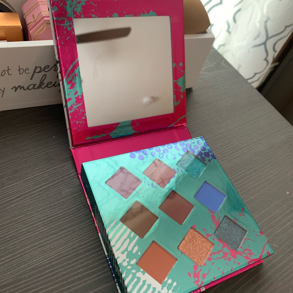 Hank & Henry Living in Color Palette